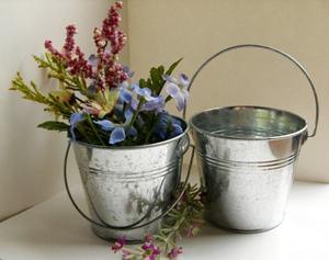 Cubo de Hierro Resistente para Jardinería, Limpieza y Almacenamiento - Product Image 4