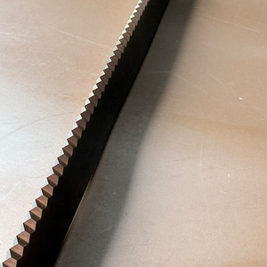 Couteaux QA, couteau à lame dentelée HSS, lame de coupe pour emballage, taille personnalisée, fabriqué au Vietnam, bord durable, 58-62HRC, coupe haute précision - Product Image 6