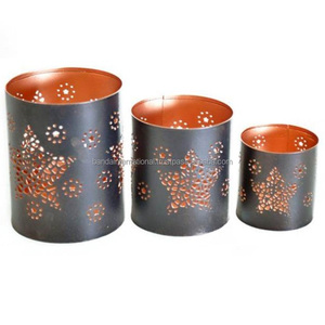 Juego de portavelas votivo de hierro redondo de 3 piezas con revestimiento de polvo negro interior dorado y exterior terminado para decoración del hogar - Product Image 1