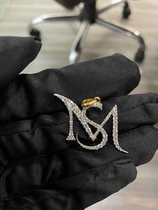 Pendentif personnalisé en or jaune 14 carats avec initiale en diamant de laboratoire, serti à griffes, pour femme, idéal pour fiançailles, mariage ou cadeau de fête - Product Image 3