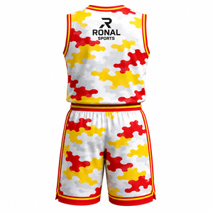Ensemble d'uniformes de basketball personnalisés respirants à sublimation, maillot sans manches en mesh et short, design à rayures dégradées, kit d'équipe - Product Image 2