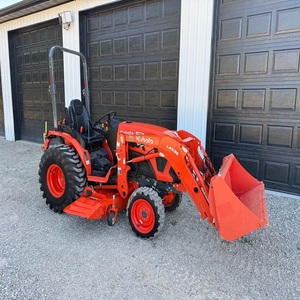 Tracteur Kubota LX2610 avec moteur puissant pour travaux agricoles, entretien des jardins et projets extérieurs intensifs à vendre - Product Image 1