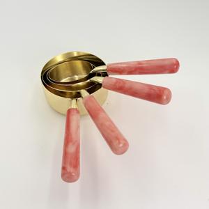 Utensilios de Repostería, Juego de Tazas Medidoras de Acero Inoxidable, Juego de Cuatro Piezas con Mango de Resina, Acabado en Oro PVD, para Cocina, Hotel, Restaurante - Product Image 2