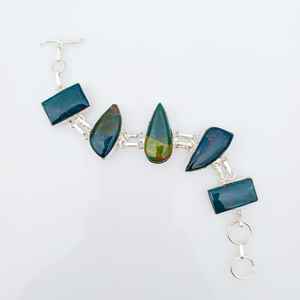 กำไลข้อมือดีไซน์หรูหราประดับด้วยบลัดสโตน เงินแท้ 925 ชุบเงิน ปรับขนาดได้ เครื่องประดับพลอยทำมือสำหรับผู้หญิง ของขวัญสุดหรู - Product Image 3