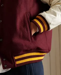 Chaqueta Varsity de Invierno para Mujer, de Alta Calidad, con Logotipo Bordado, Diseño Dream Team, Color Personalizado, Tendencia en Moda - Product Image 4