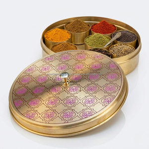 Coffret à épices en laiton doré de qualité supérieure – Boîte à masala Mandala Lotus à 7 compartiments pour les chefs à domicile - Product Image 2