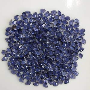 Iolita natural de 4x3 mm, corte pera, gema suelta de la mejor calidad con efectos pleocroicos para la fabricación de joyas. - Product Image 3