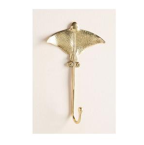 Gancho de pared de aluminio fundido de diseño para un estilo interior de lujo, que agrega un toque elegante y una opción de almacenamiento funcional. - Product Image 4