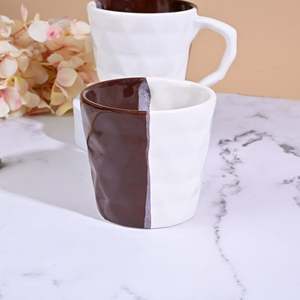ชุดแก้วเซรามิกสีน้ำตาลขัดเงา 2 ใบ พร้อมลวดลายแบบเหลี่ยมเพชรพลอย - Product Image 2