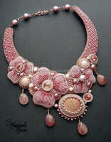 Nouvel Arrivage Collier Ras-du-cou Court Personnalisable Chic pour Femme, Brodé Motif Paix, Romantique, avec Chaîne de Perles Colorées, pour Mariage