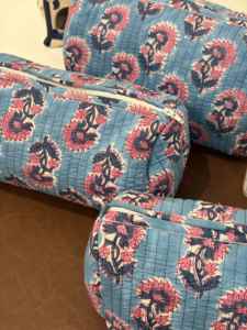 Niharo - Juego de 3 Bolsas de Maquillaje Acolchadas de Algodón con Estampado a Mano, Personalizadas al por Mayor para Mujer, Organizador de Cosméticos y Artículos de Aseo para Viaje, Color Azul - Product Image 3