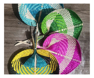 Abanicos de Hoja de Palma Coloridos Personalizados, Abanicos de Bambú Hechos a Mano para Promoción y Fiestas - Product Image 2