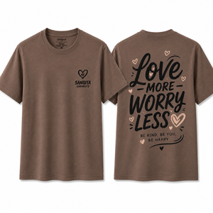 Camiseta de Manga Corta para Hombre Sangita, Color Marrón, Cuello Redondo, Corte Regular, 100% Algodón, Estampada, Ecológica, 180g, Love More Worry Less, Casual - Product Image 1