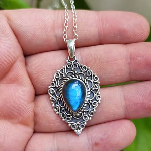 Collier pendentif en argent sterling fait main avec labradorite, serti clos, pierre précieuse naturelle, bijoux bohèmes unisexe, février - Product Image 4