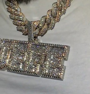 จี้เพชรโมอิสซาไนต์แบบกำหนดเอง ชุบทอง S925  โมอิสซาไนต์คุณภาพ VVS ผ่านการทดสอบเพชร จี้ชื่อสั่งทำ - Product Image 3