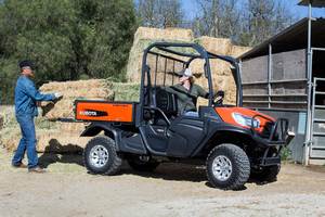 รถอเนกประสงค์ดีเซล Kubota RTV-X1120 สำหรับงานหนัก ขับเคลื่อน 2 ล้อ ได้รับการรับรองมาตรฐาน EPA เครื่องยนต์ 4 จังหวะ เกียร์อัตโนมัติ เหมาะสำหรับใช้งานในฟาร์มและอุตสาหกรรม - Product Image 3