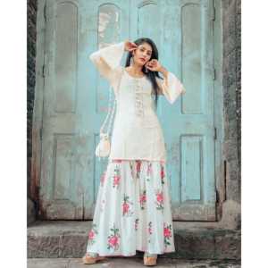 Ensemble Kurta brodé à la main en coton respirant et fibre de bambou pour femme, taille XS, avec magnifique pochette assortie - Product Image 2