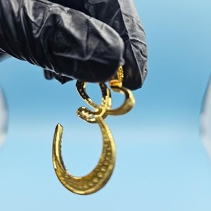 จี้ห้อยคอแบบตัวอักษรเรียงต่อกันสไตล์แร็ปเปอร์สั่งทำพิเศษ เงินแท้ 925 ประดับเพชร จี้ฮิปฮอป จี้ตัวอักษรชื่อสั้นๆ สำหรับเธอ - Product Image 6