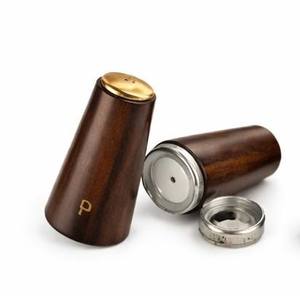 Saleros y Pimenteros de Madera, Juego de Salero y Pimentero Hechos a Mano, Salero de Latón y Madera, Juego de Vajilla Rústica para Cocina - Product Image 1