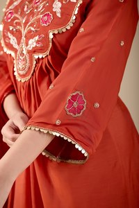 Conjunto Premium de Kurti y Palazzo de Seda Marina Chanderi Bordado y Elástico para Boda, con Cuentas de Lentejuelas y Dupatta de Jacquard - Product Image 5