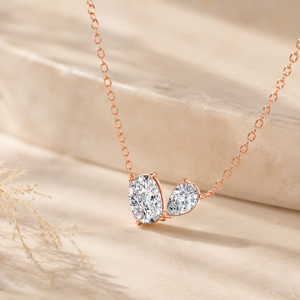 Collar de diamantes cultivados en laboratorio Toi Et Moi con piedras de corte almohada y pera en plata 925, regalo de aniversario de lujo - Product Image 1