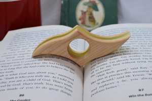 Support de lecture en bois et résine avec logo personnalisé, anneau de maintien de page, accessoire de lecture promotionnel, vente en gros - Product Image 6