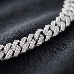 Chaîne cubaine Iced-Out 12 mm 16 pouces en argent S925 plaqué or blanc avec diamants de laboratoire CVD HPHT, style Hip-Hop, par RAAMAA – Prix usine - Product Image 3