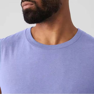 เสื้อยืดออกกำลังกายแขนกุดสำหรับผู้ชาย แห้งเร็ว ระบายอากาศได้ดี เหมาะสำหรับฤดูร้อน เสื้อกล้ามออกกำลังกาย น้ำหนักเบา สำหรับเพาะกายและกิจกรรมกีฬา - Product Image 4