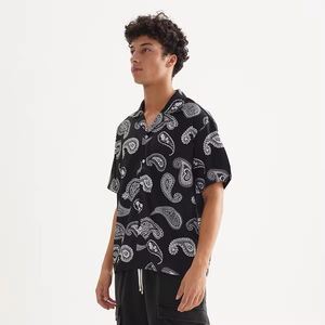 Camiseta con Estampado Gráfico Moderno, Casual y Cómoda para Hombre y Mujer, OEM 2026, Fabricada por TRIOTAKE INDUSTRY - Product Image 6
