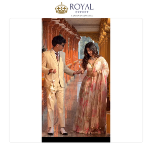 Oferta Especial en Colección de Vestidos de Novia de Diseño Moderno y Lujo, Lehenga Choli de Seda Taby Premium con Trabajo de Espejos a Mano, en Venta - Product Image 3