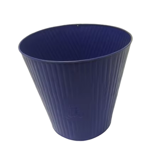 Maceta moderna con diseño de rayas verticales, maceta decorativa para interiores y exteriores, maceta duradera resistente al óxido para jardín. - Product Image 1