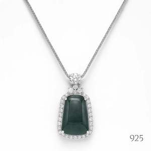 BRIA by SAAR 925 bijoux en argent élégant collier pendentif en argent avec pierre verte bijoux de déclaration intemporelle femmes en Inde - Product Image 4