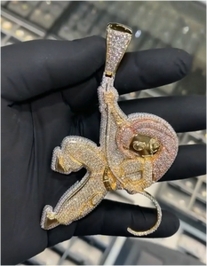 จี้รูปช้างประดับเพชรโมอิสซาไนต์ทรงกลมเจียระไนแบบบริลเลียนท์  ชุบทองบนเงินแท้ 925  แบบฮิปฮอป ได้รับการรับรองจาก GRA สำหรับทั้งชายและหญิง - Product Image 3