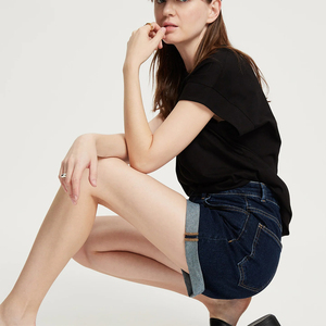 Short en jean pour femme de haute qualité, taille mi-haute, effet push-up, bleu, déchiré, pour l'été, avec design et taille personnalisés - Product Image 3