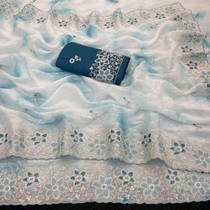 Sari Radiant Premium Gold Crush avec broderie de fils complexes et travail de paillettes scintillantes, accompagné d'un chemisier en soie de créateur - Product Image 2