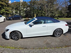 Auto Usado Económico en Excelentes Condiciones, Mercedes-Benz E450 4Matic Cabriolet 2023, Autos Usados Listos para Enviar - Product Image 3