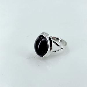 Anillo de Amatista Natural, Plata de Ley 925, Gema Ovalada Morada, Joyería Boho Hecha a Mano, Engaste en Bisel, 6 Gramos, Piedra de Nacimiento de Febrero - Product Image 3
