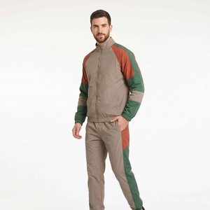 Wholesale Custom Printed Vintage Breathable 2-in-1 <b>Jacket</b> Hoodies Jogger Sets <b>Reflective</b> Nylon Tech Training Jogging Windbreaker - Product Image 2