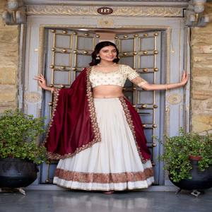 VASTRA COTTAGE Lehenga de Seda Vichitra con Bordado Zari y Lentejuelas, con Blusa y Dupatta Bordada, Traje Étnico Nupcial - Product Image 4