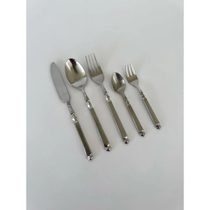 Ensemble de 4 fourchettes à dîner classiques en acier inoxydable, finition miroir haute brillance, compatibles lave-vaisselle, pour les occasions de mariage - Product Image 2