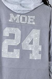 เสื้อฮู้ดดี้ตาข่ายโอเวอร์ไซส์สำหรับผู้หญิง ขายส่ง พิมพ์ลายตัวเลขด้วยเพชรเทียม สไตล์สตรีทแวร์ ผู้ผลิตเสื้ออเมริกันฟุตบอล - Product Image 3