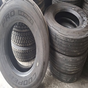 Pneus de camion d'occasion de qualité supérieure pour véhicules lourds, avec une adhérence routière fiable, une longue durée de vie de la bande de roulement et des options d'approvisionnement en gros - Product Image 1