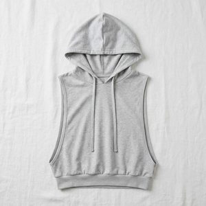 Top corto sin mangas con capucha y cordón ajustable, color gris moderno, camiseta de mujer de color sólido, personalizada, 100% algodón, ligera, deportiva, estilo muscle tank. - Product Image 4