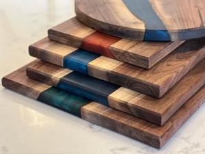 Planche à découper rectangulaire élégante en acacia, faite à la main, pour la cuisine, la préparation des aliments, la présentation, durable, passe au lave-vaisselle - Product Image 2