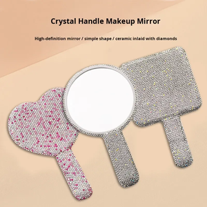 Espejo de Maquillaje Compacto con Diseño de Corazón y Diamantes, Espejo de Princesa para Pestañas, Espejo de Mano de Una Sola Cara para Pestañas - Product Image 2