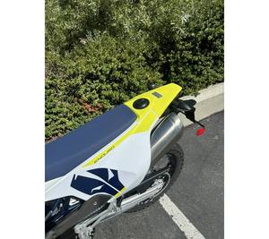 Norch achète une nouvelle moto Husqvarna Enduro 701 Dual Sport 2024 - Product Image 3