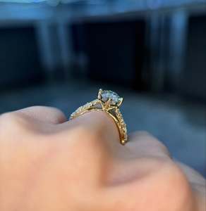 3ct Marquise Cut Labgrown Engagement <b>Ring</b>, 14k Gold Twisted Pave Band <b>Ring</b>, Igi Certified. - Product Image 4