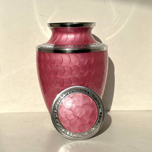 Urnes funéraires en aluminium de style américain de haute qualité pour cendres humaines et d'adultes, finition blanche Meena, gravure personnalisée - Product Image 2