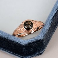 Bague vintage en quartz fumé sertie clos, plaquée or rose, en argent sterling 925 massif, avec pierre précieuse ronde gravée et bande conique