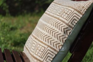 ปลอกหมอนอิงผ้าคอตตอน100% ดีไซน์เนอร์มาใหม่2024หมอนปักลายดอกไม้เรขาคณิตลายดอกไม้ทันสมัยสำหรับบ้านห้องนั่งเล่น - Product Image 2